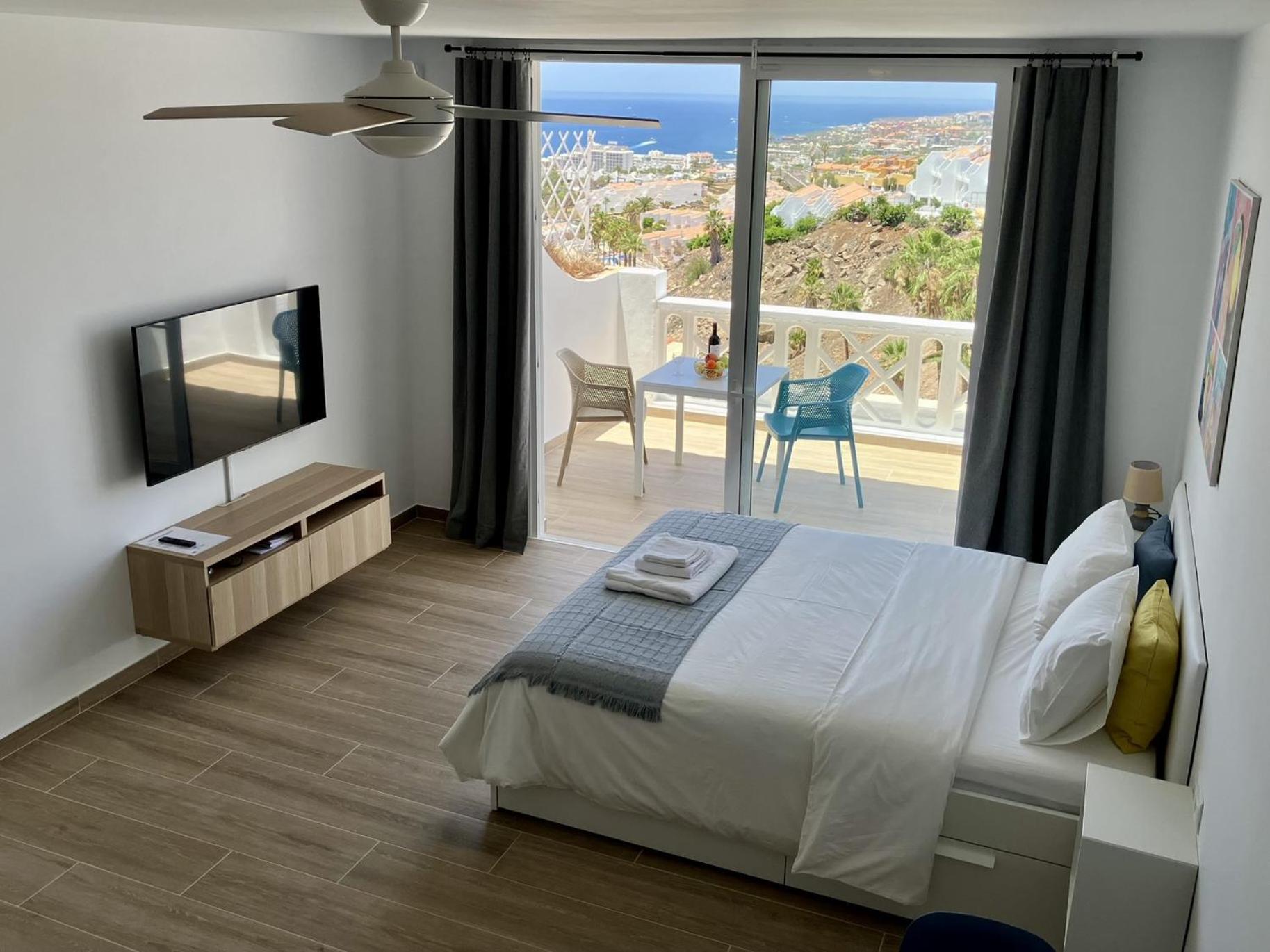 Costa Adeje - Modern Apartment With Terrace Views Of Ocean & Sunset Kültér fotó